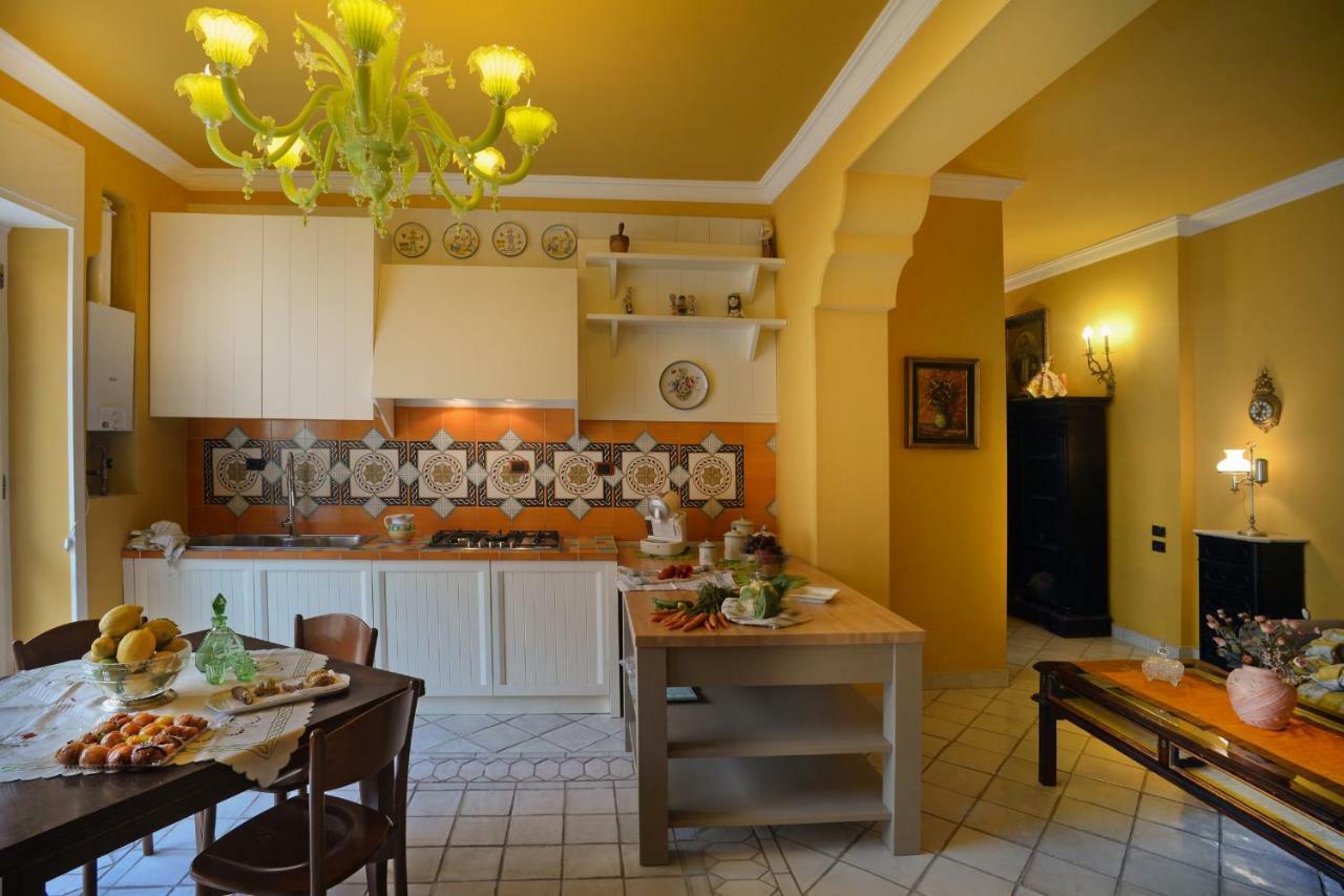 Donna Filomena Casa Vacanza Di Charme Salernes Extérieur photo